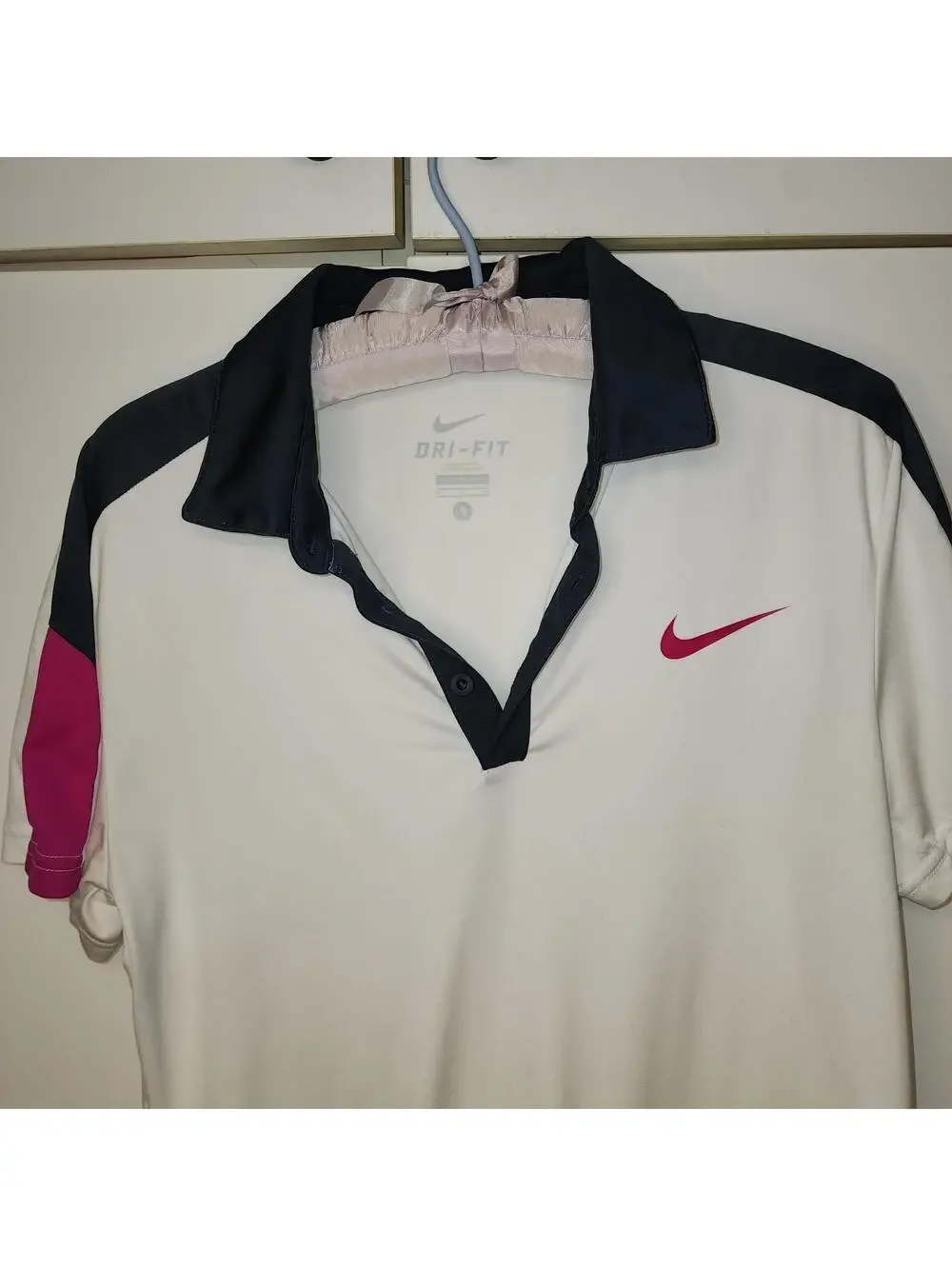 Nike Dri Fit womens Short Sleeve White Pink Shirt Size S Active Soft tennis golf